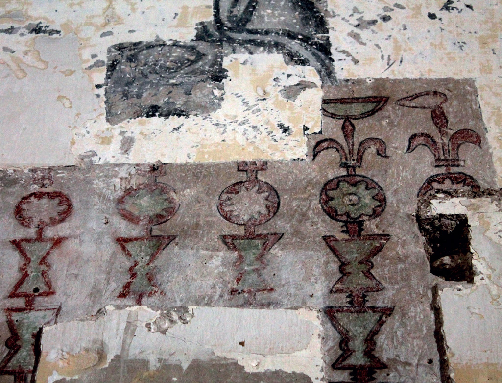 Medieval wall murals have recently been uncovered in the former Sephardi synagogue in Hijar