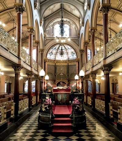 The lavish interior of Middle Street Synagogue