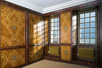 New tortoiseshell graining and geometric panel decoration in the west room