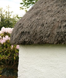 A 19th-century cottage at Plockton which is listed as having a piended heather thatched roof